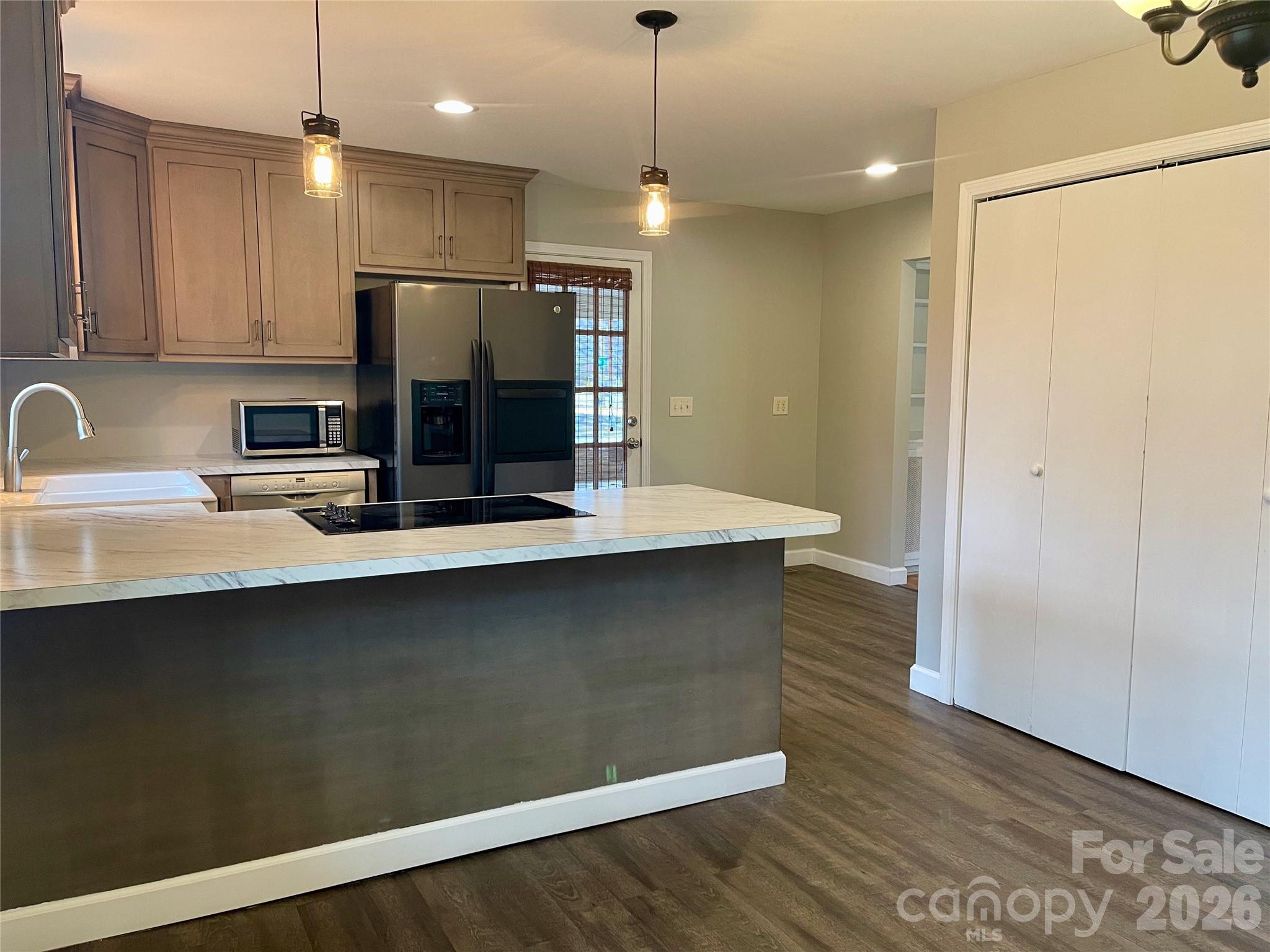 635 Powell Road Property Photo 10