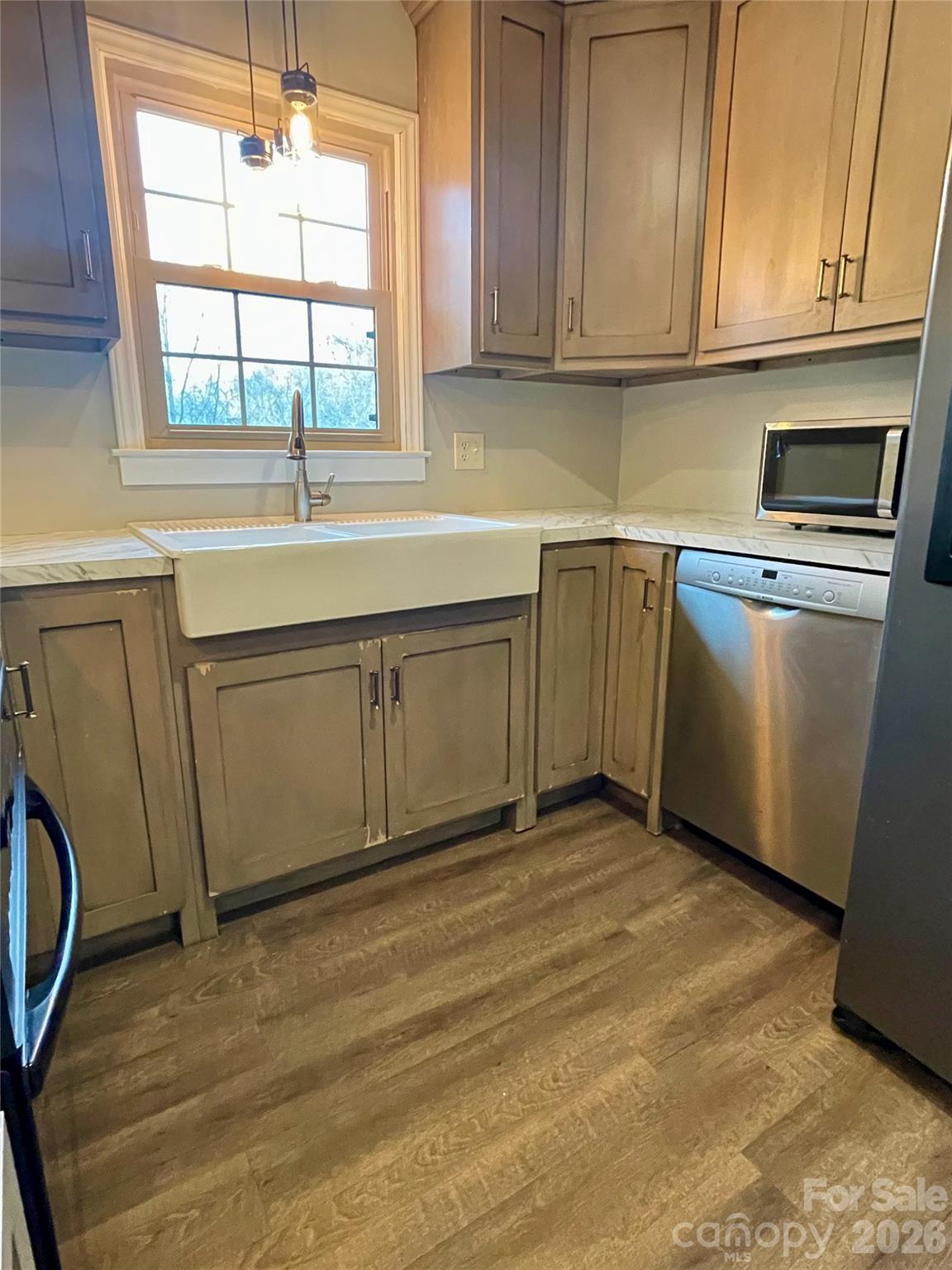 635 Powell Road Property Photo 13