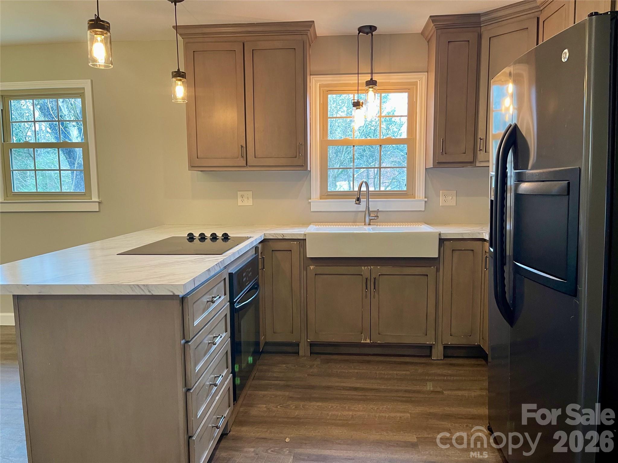 635 Powell Road Property Photo 14