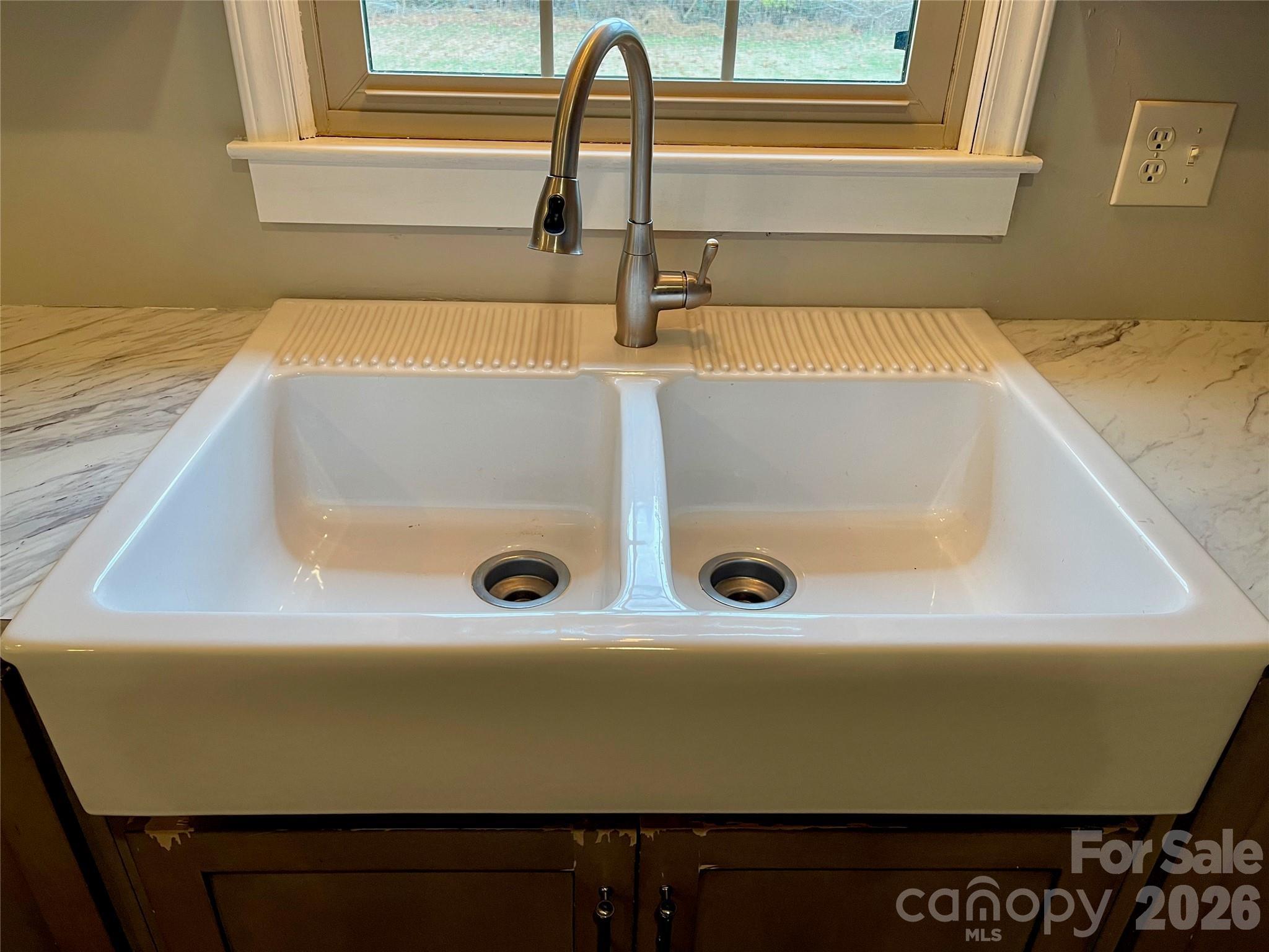 635 Powell Road Property Photo 15