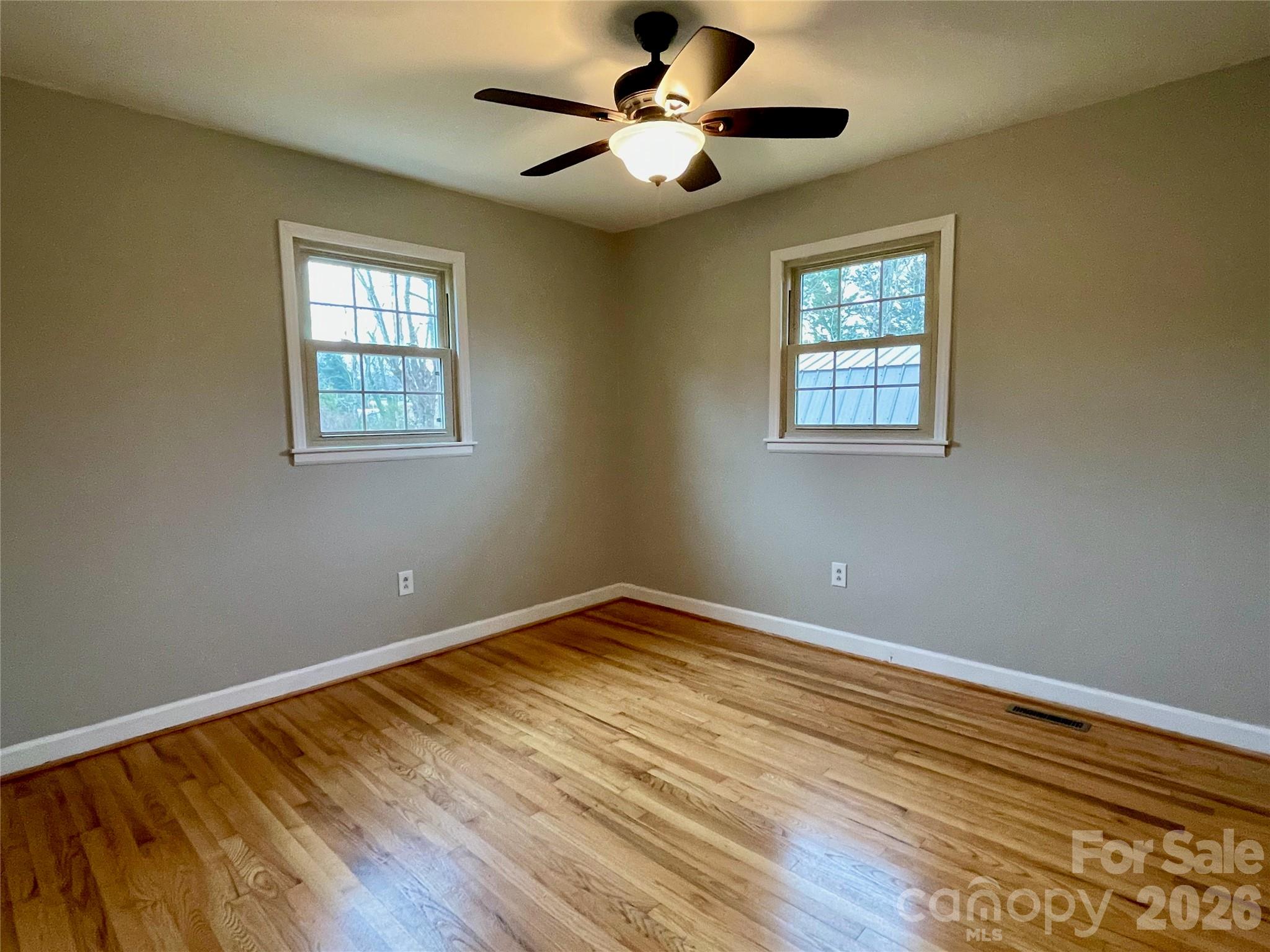 635 Powell Road Property Photo 26