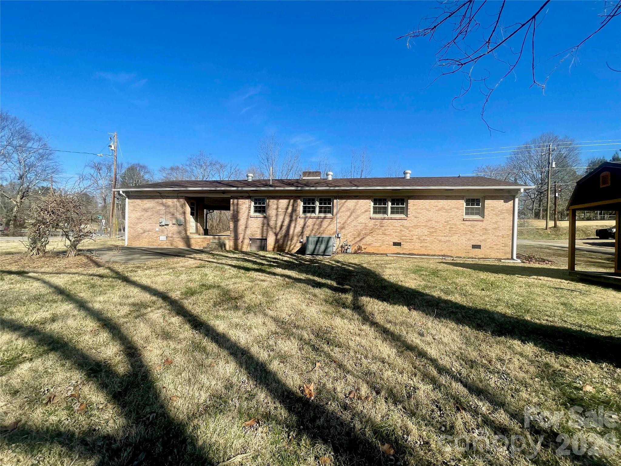 635 Powell Road Property Photo 45