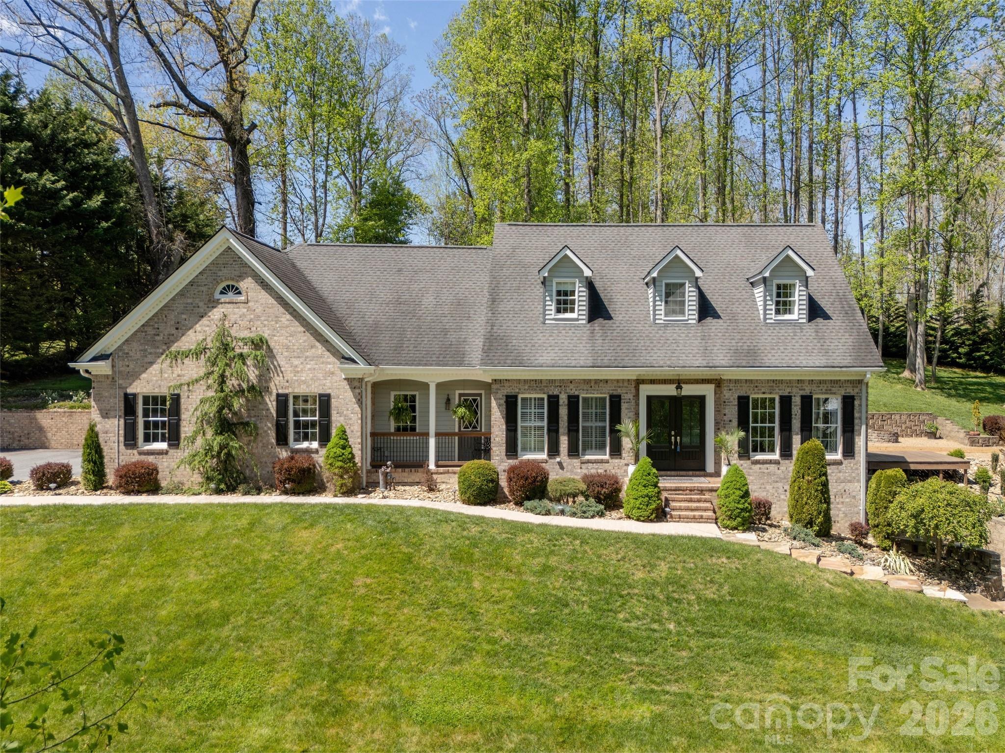 514 Whispering Hills Drive Property Photo 1
