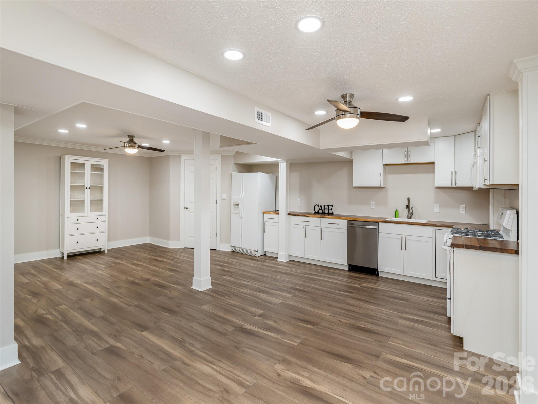 514 Whispering Hills Drive Property Photo 34