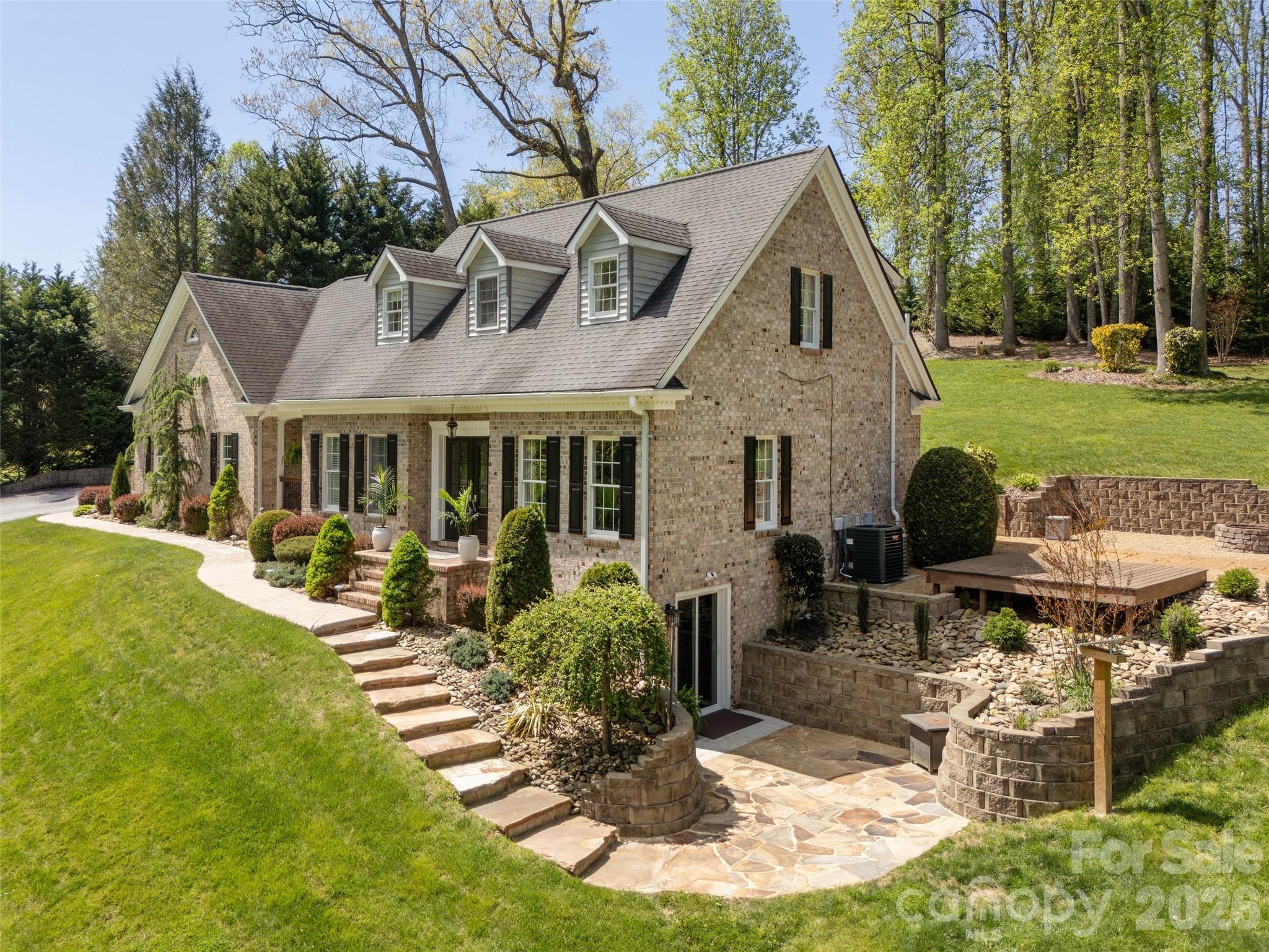 514 Whispering Hills Drive Property Photo 45