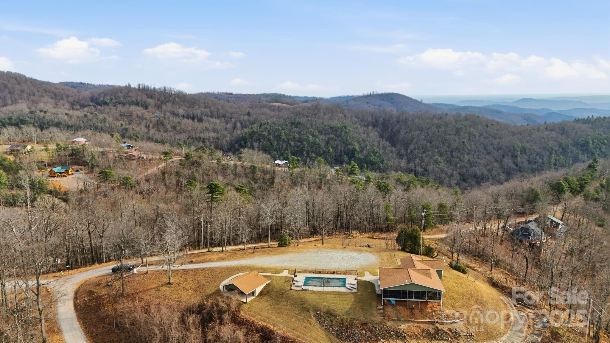 6955 Silver Creek Lane Property Photo 10