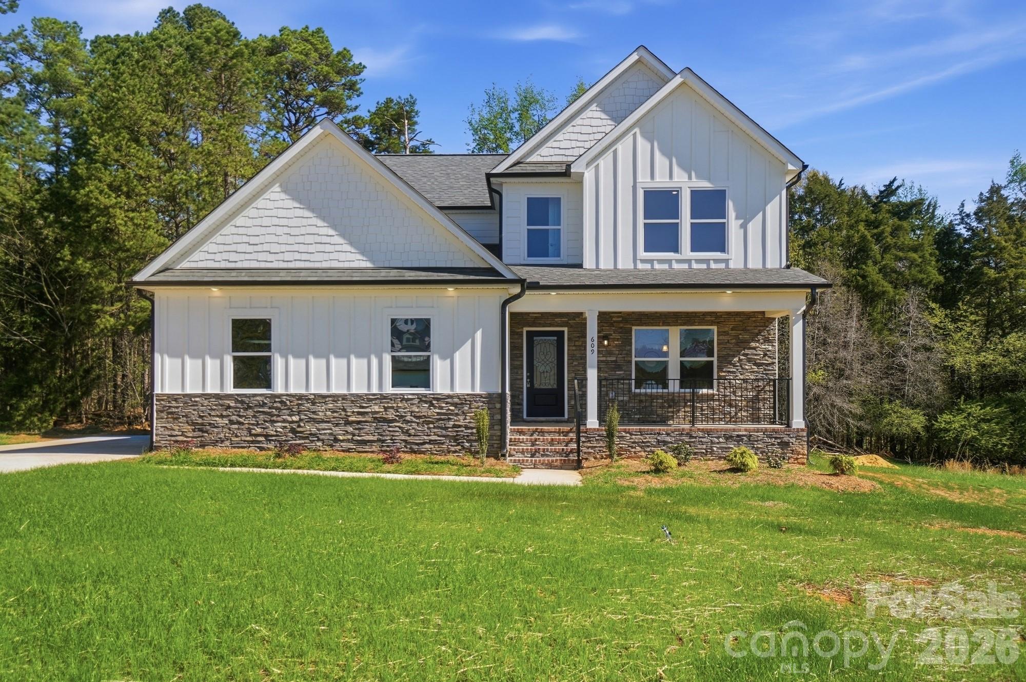 609 Muirfield Drive Property Photo 1
