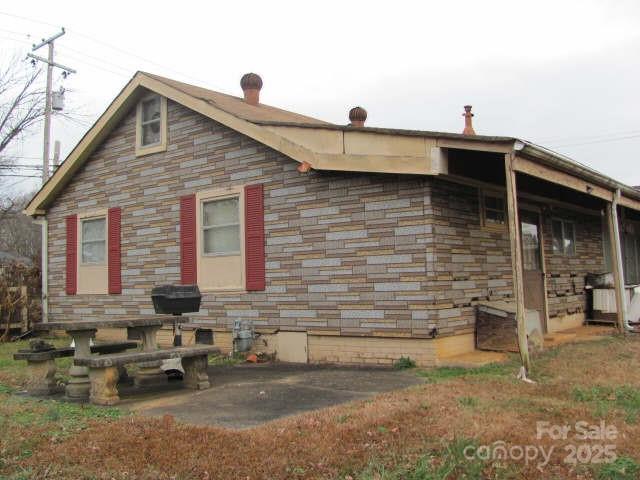 1103 E Main Street Property Photo 2