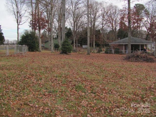 1103 E Main Street Property Photo 5