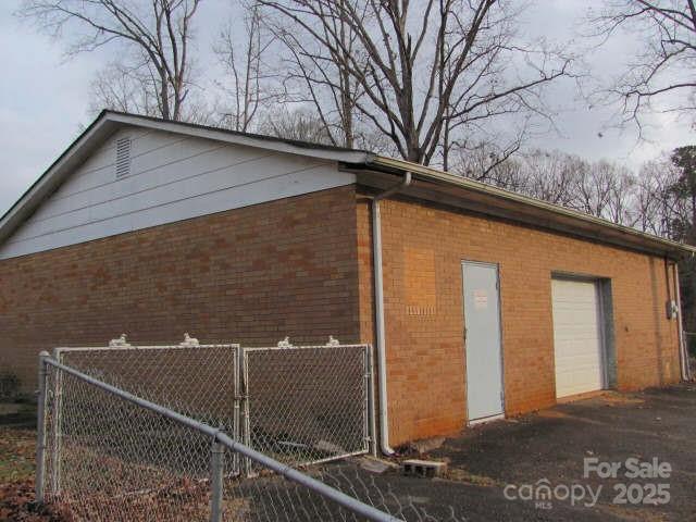 1103 E Main Street Property Photo 6
