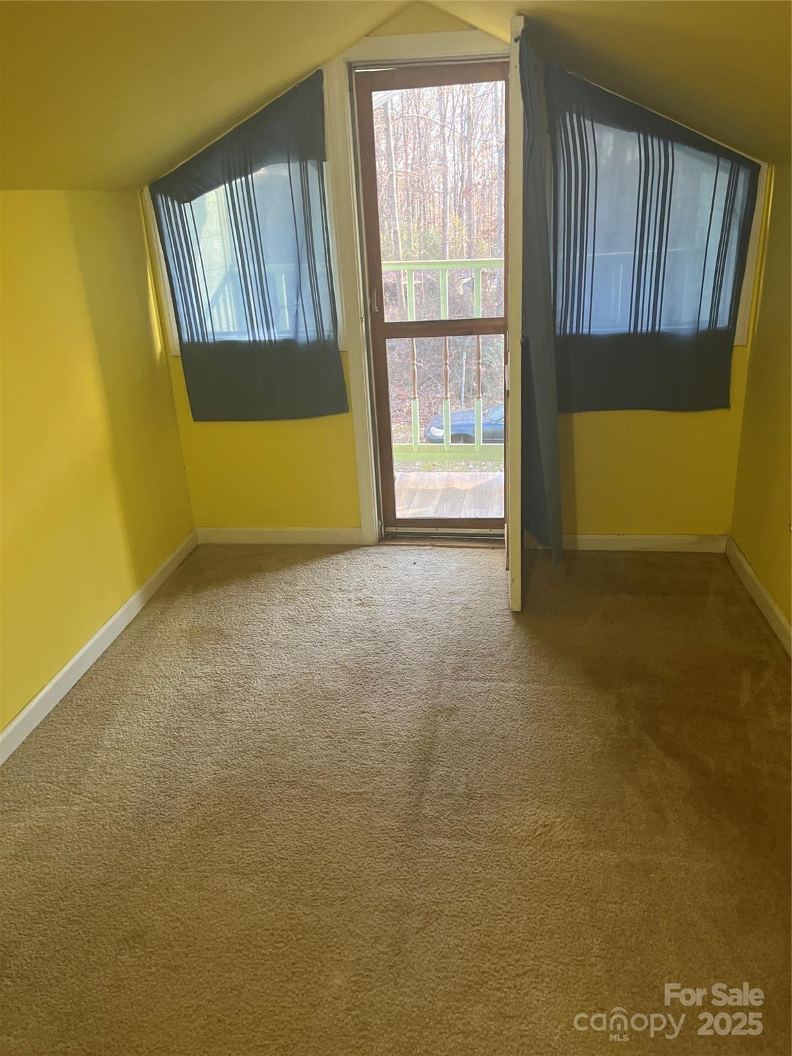 6341 Macon Street Property Photo 14
