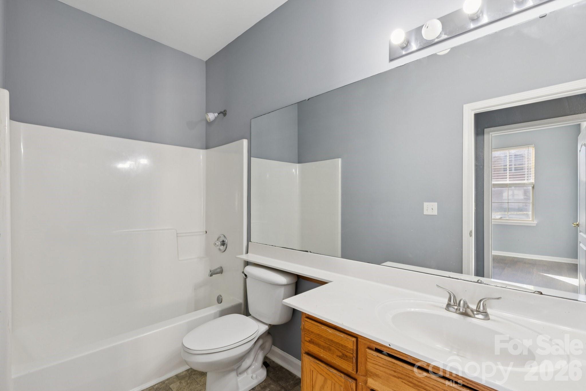 7325 Michaels Landing Drive Property Photo 6