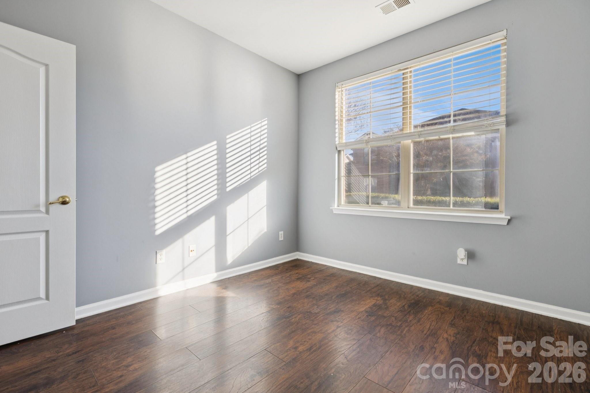 7325 Michaels Landing Drive Property Photo 8