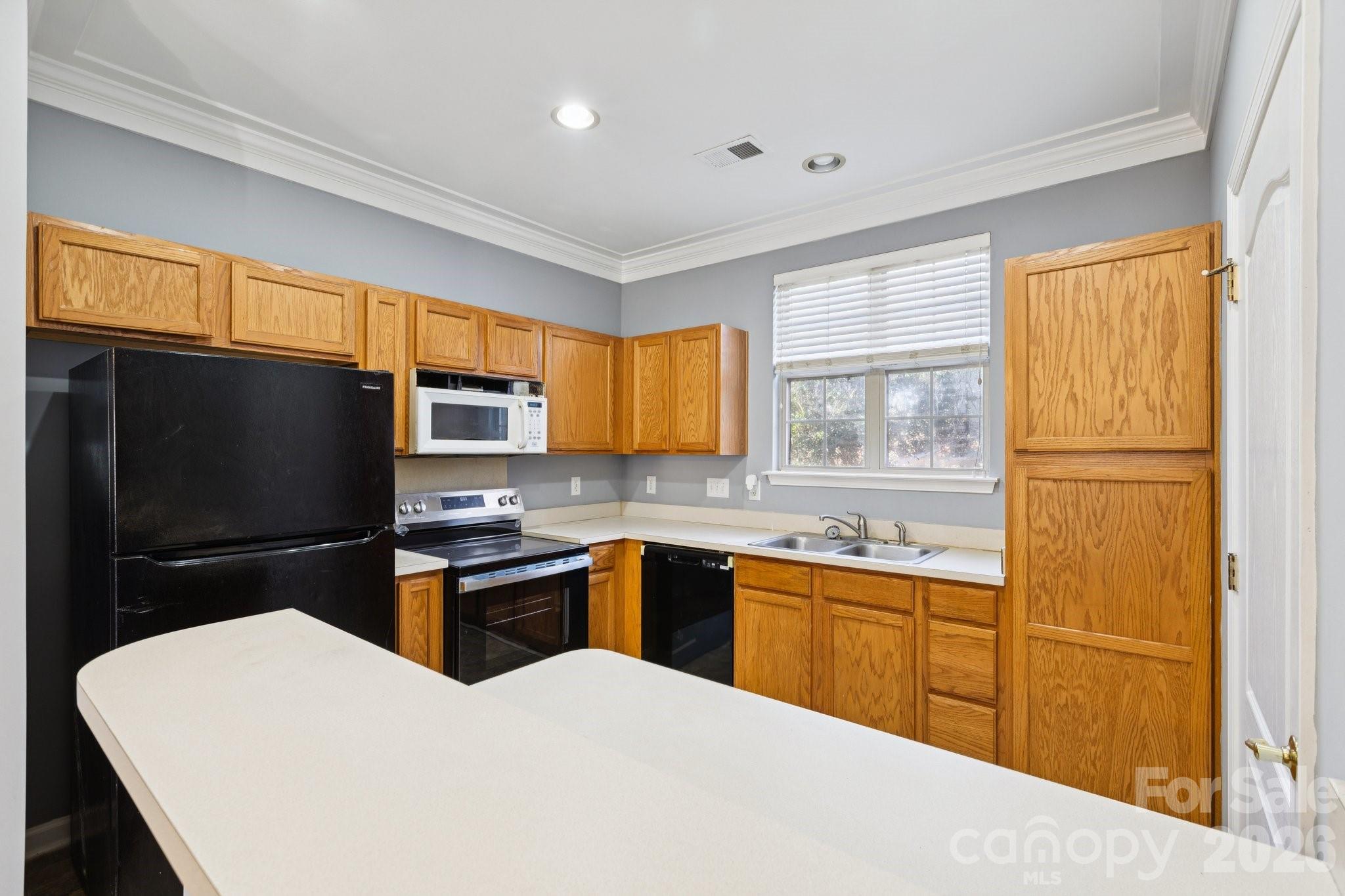 7325 Michaels Landing Drive Property Photo 11