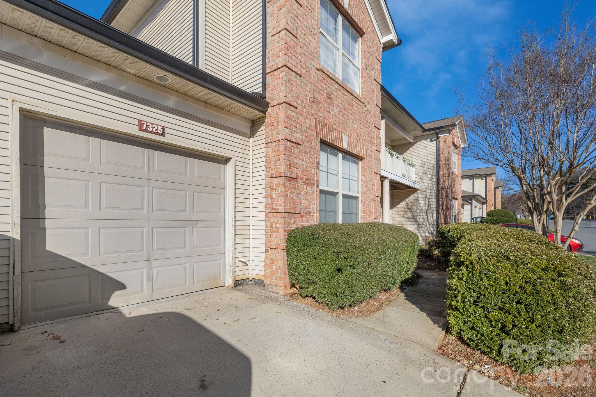 7325 Michaels Landing Drive Property Photo 18