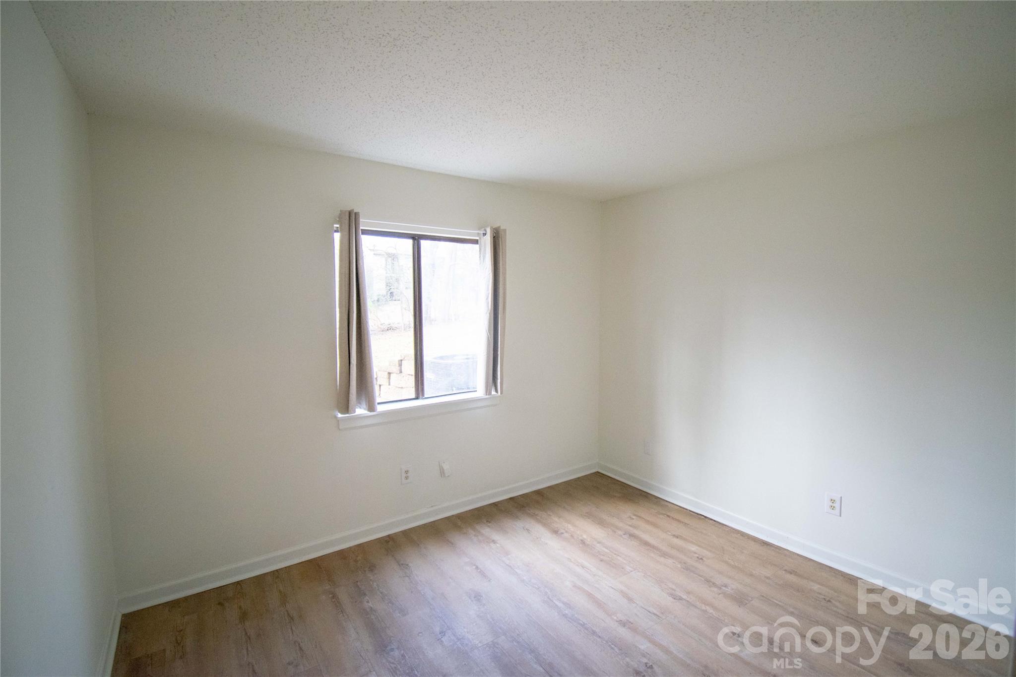 11042 Harrowfield Road Property Photo 13