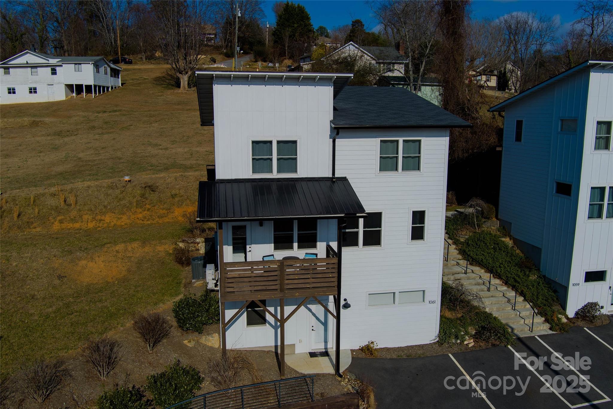 1061 Riverside Drive Property Photo 2