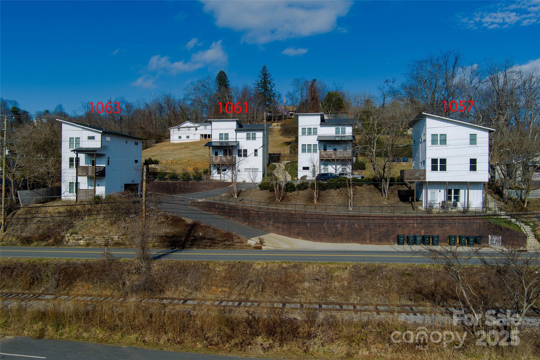 1061 Riverside Drive Property Photo 4