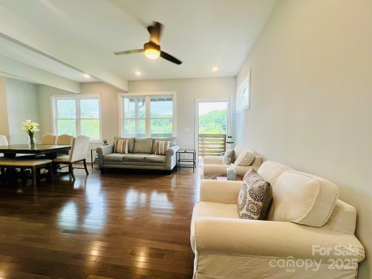 1061 Riverside Drive Property Photo 5