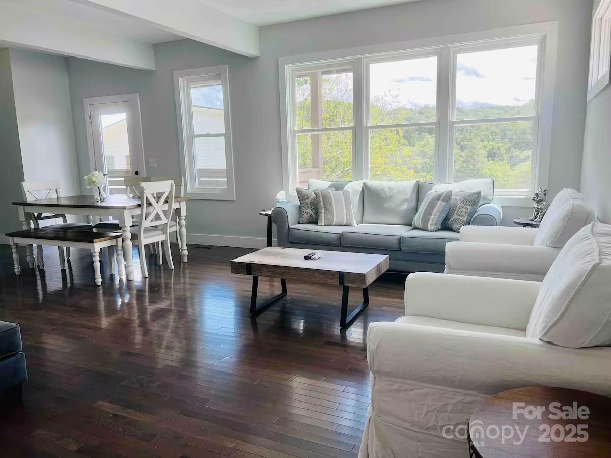 1061 Riverside Drive Property Photo 6