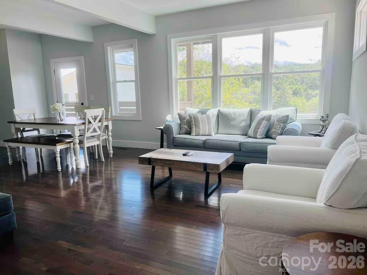 1061 Riverside Drive Property Photo 6