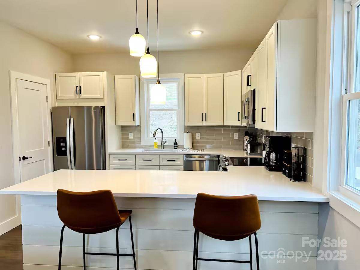 1061 Riverside Drive Property Photo 7