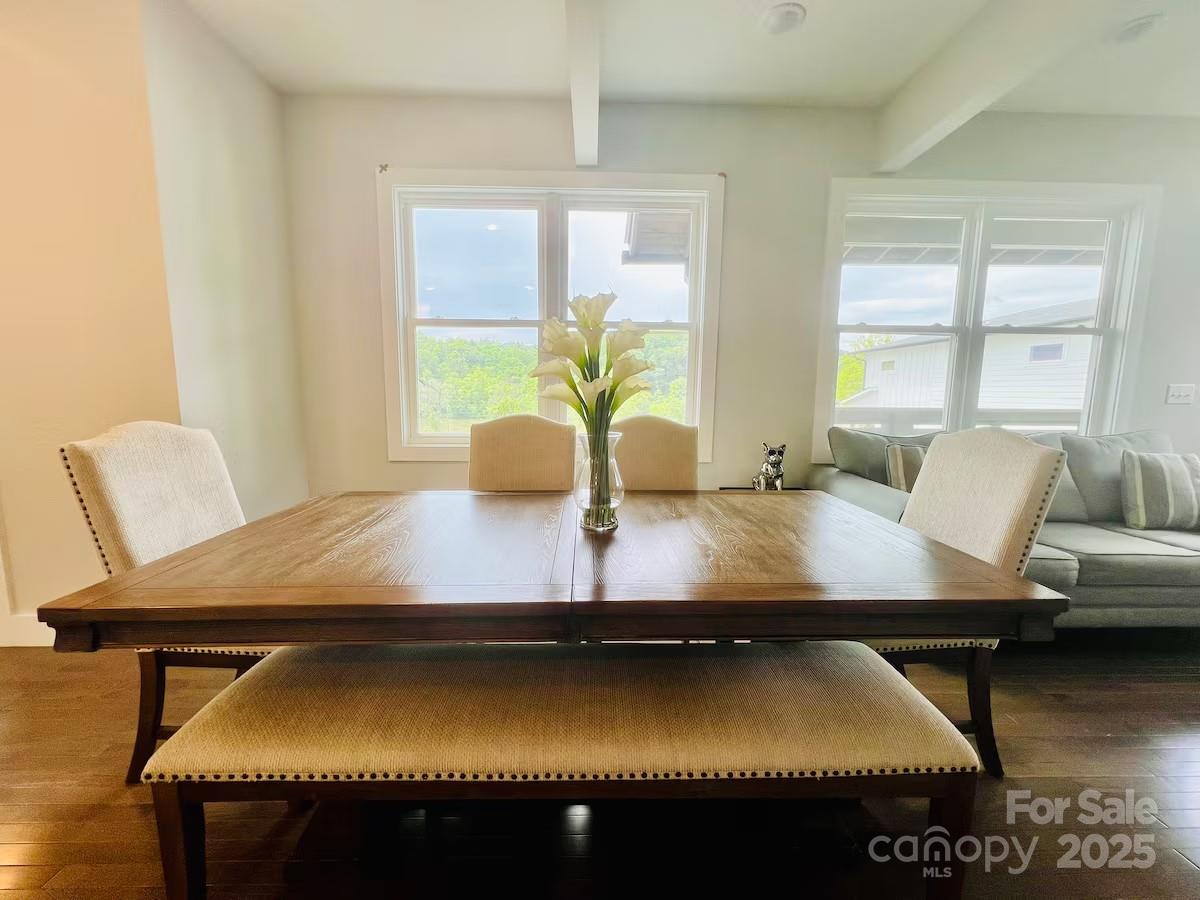 1061 Riverside Drive Property Photo 10