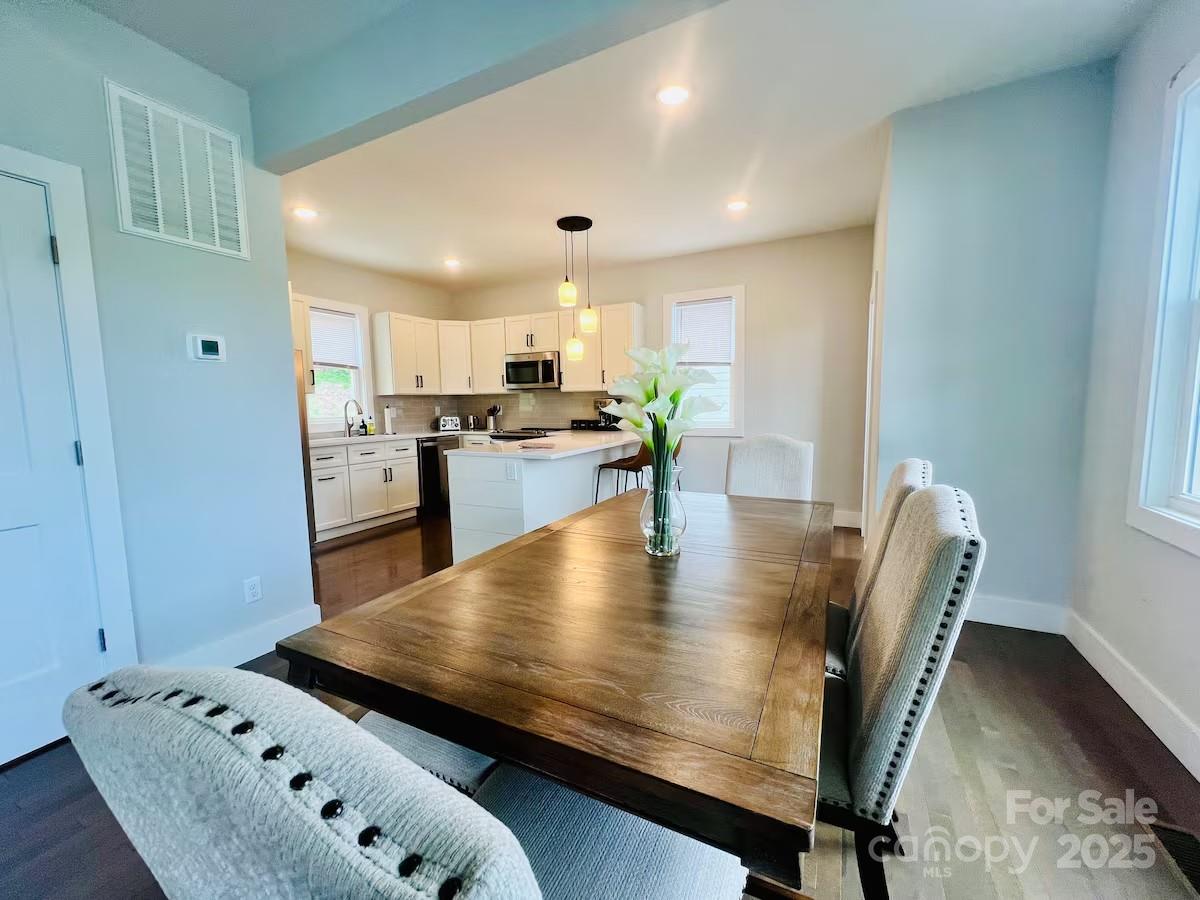 1061 Riverside Drive Property Photo 17