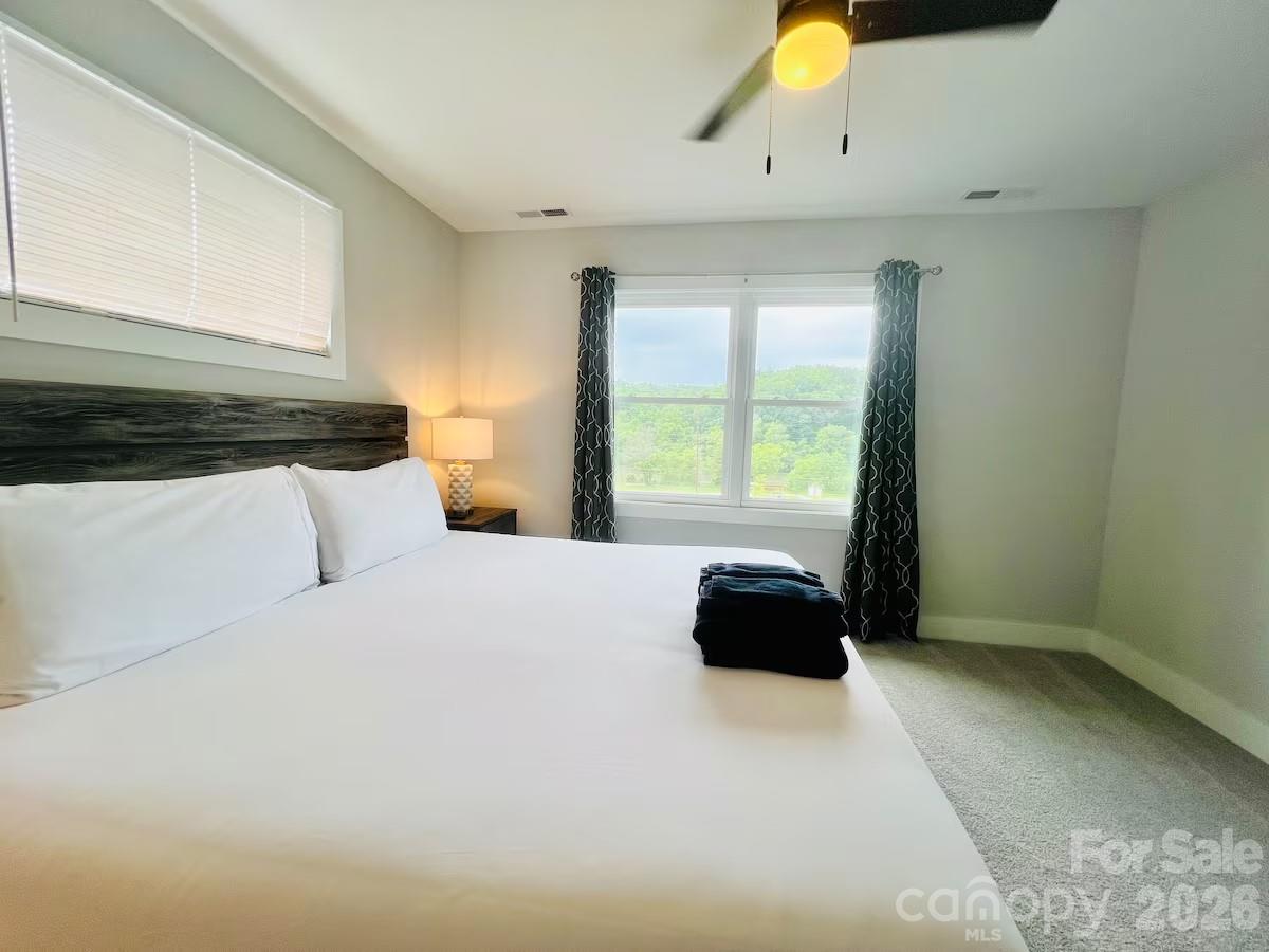 1061 Riverside Drive Property Photo 20