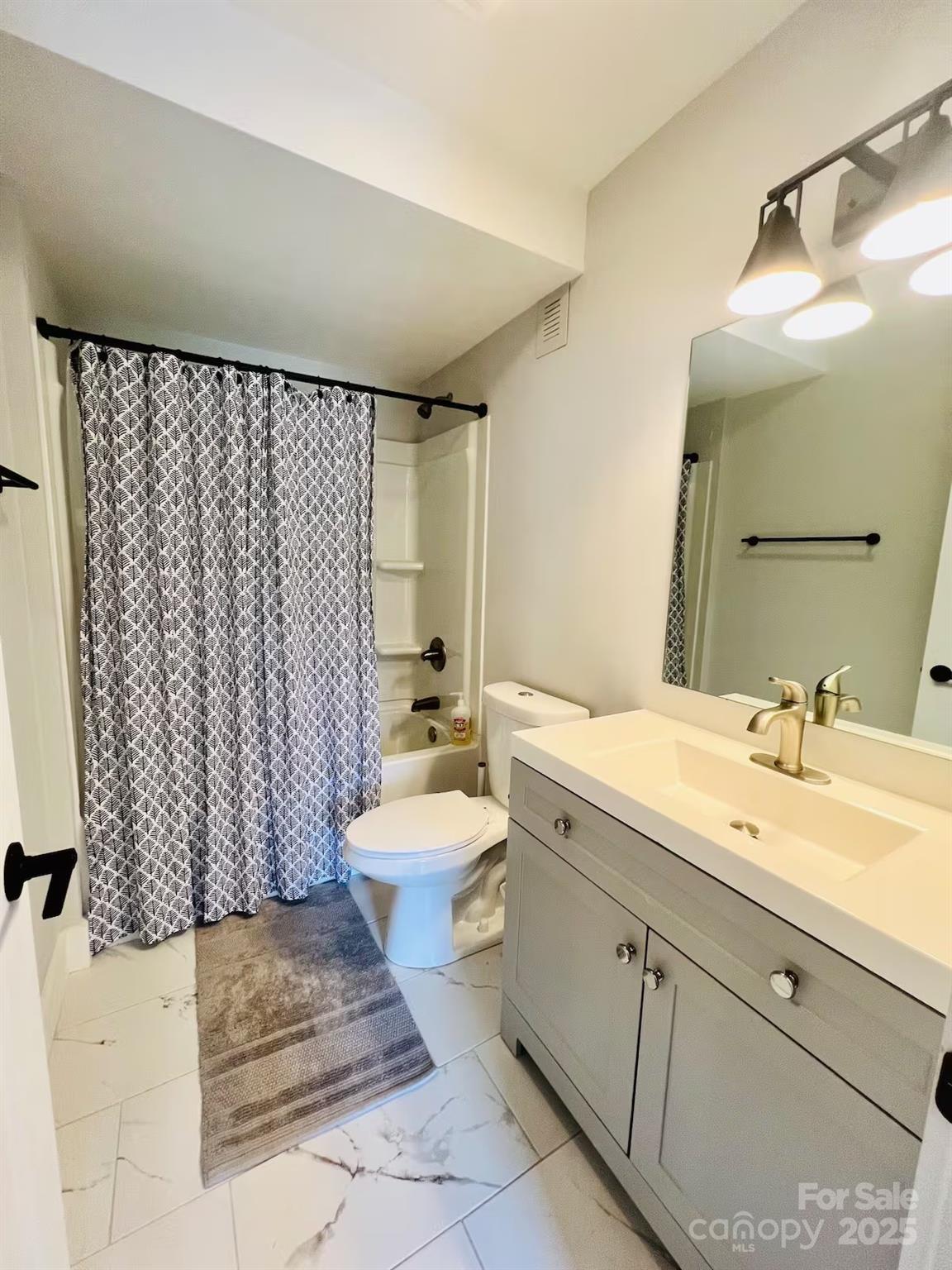 1061 Riverside Drive Property Photo 25