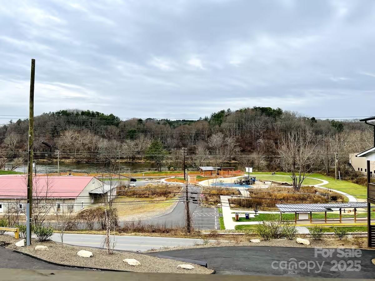 1061 Riverside Drive Property Photo 40