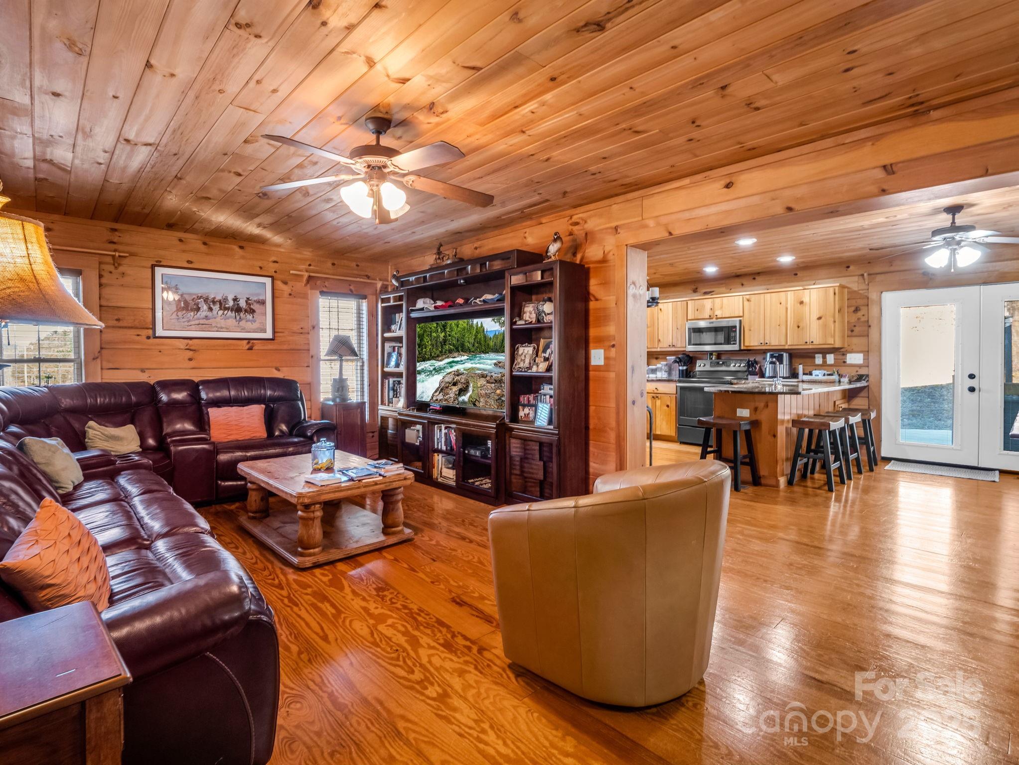 526 River Road Property Photo 8