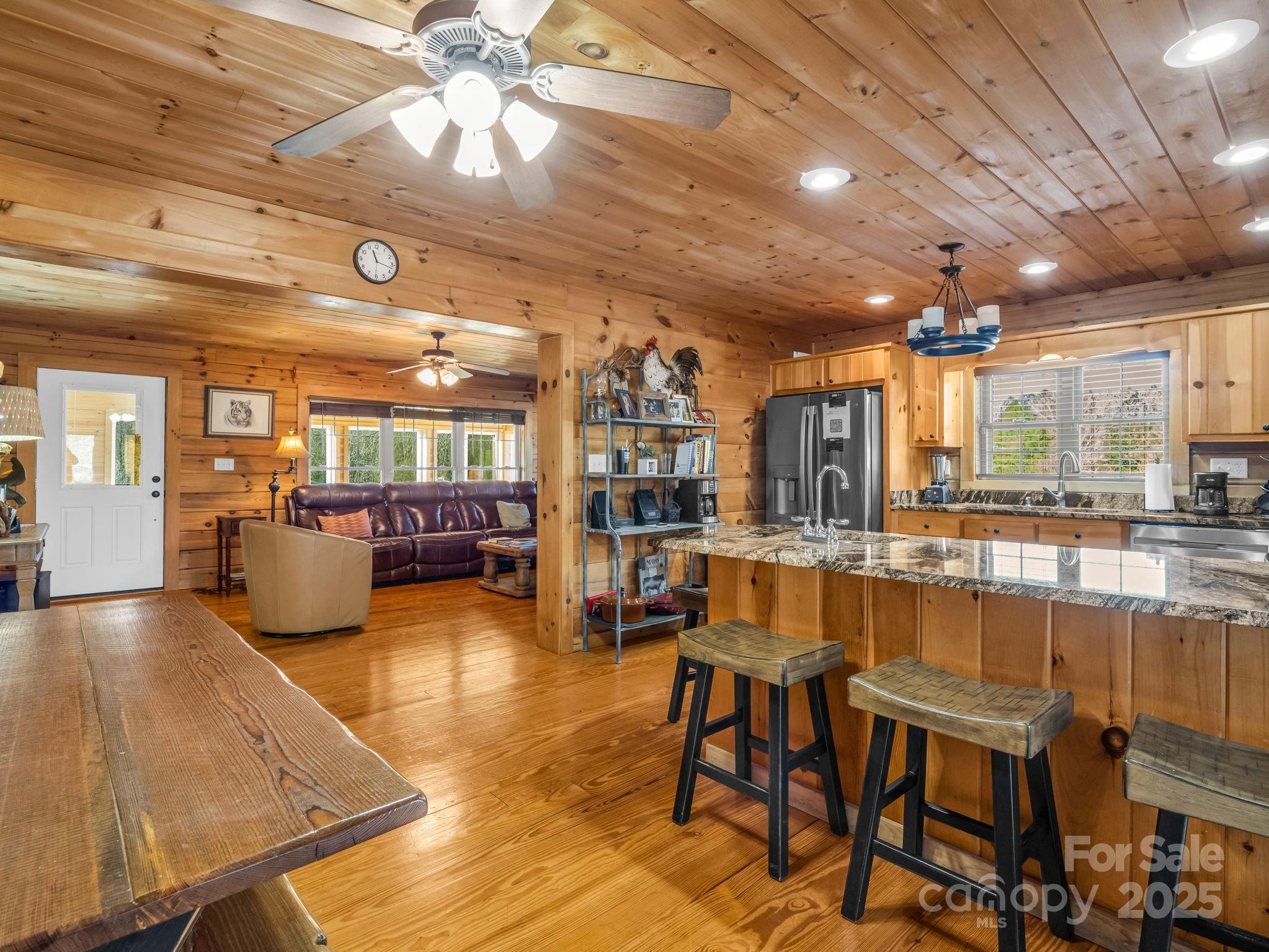 526 River Road Property Photo 13