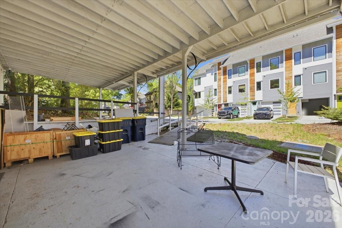 2644 Shenandoah Avenue Property Photo 3