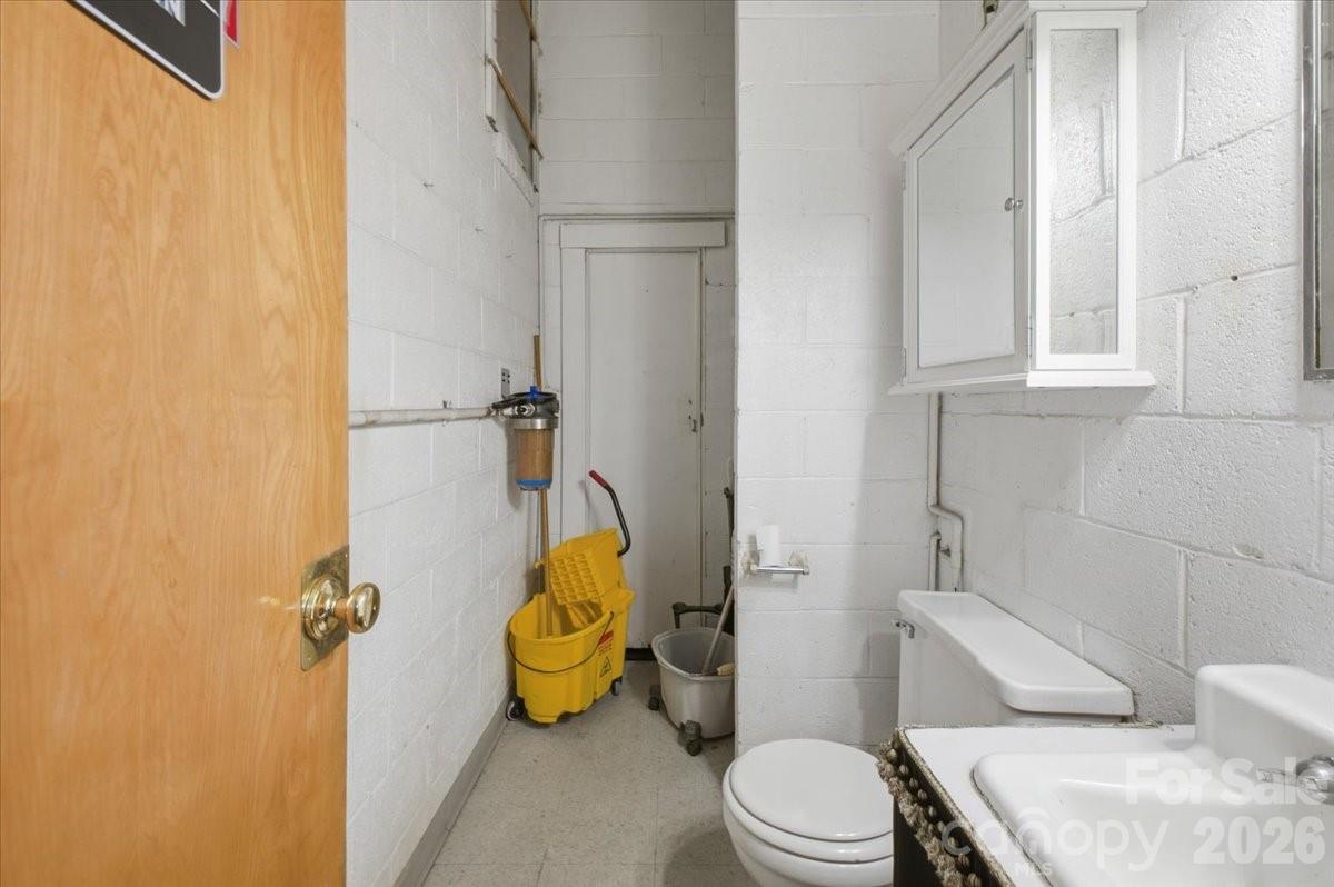 2644 Shenandoah Avenue Property Photo 17
