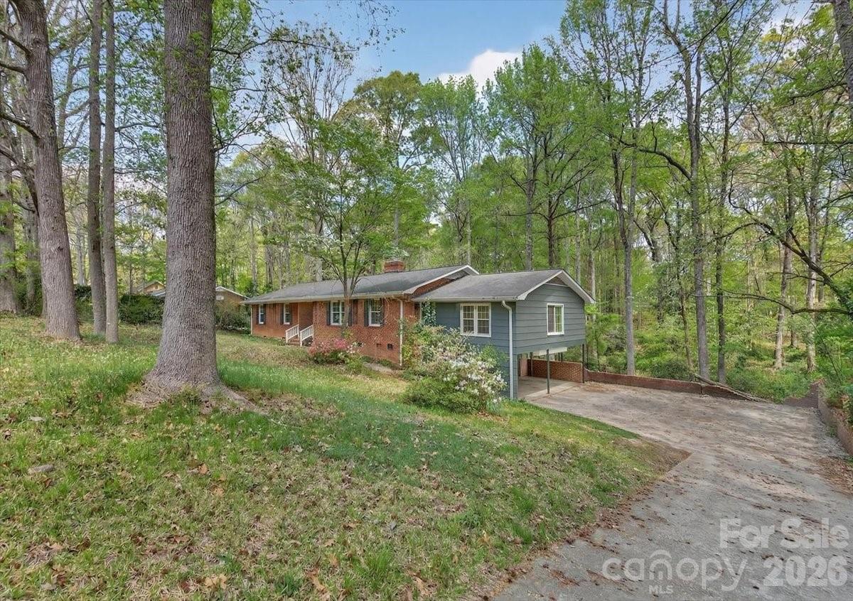 962 Sherwood Circle Property Photo 2
