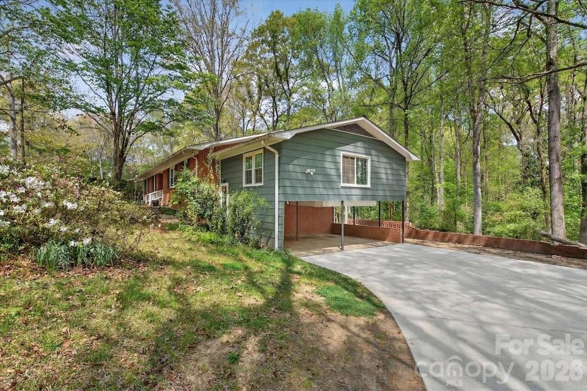 962 Sherwood Circle Property Photo 3