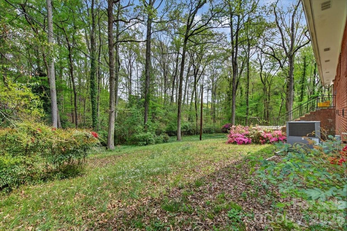962 Sherwood Circle Property Photo 4