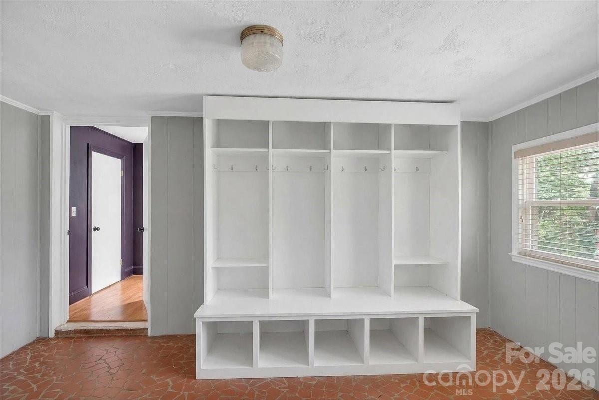 962 Sherwood Circle Property Photo 24