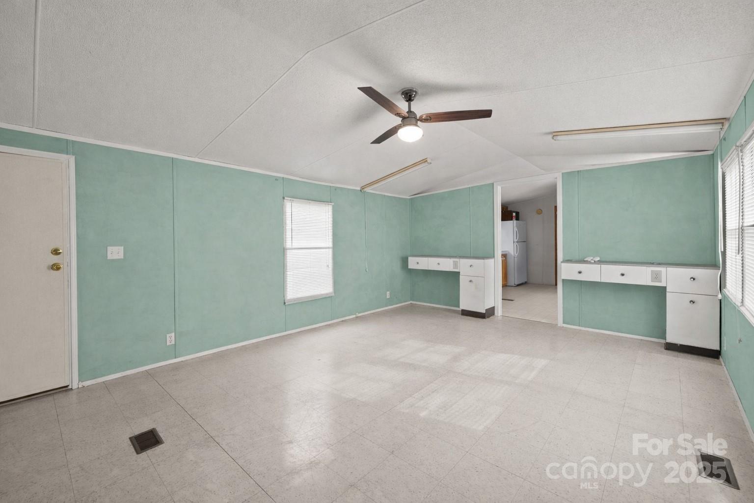 2909 New Town Road Property Photo 5