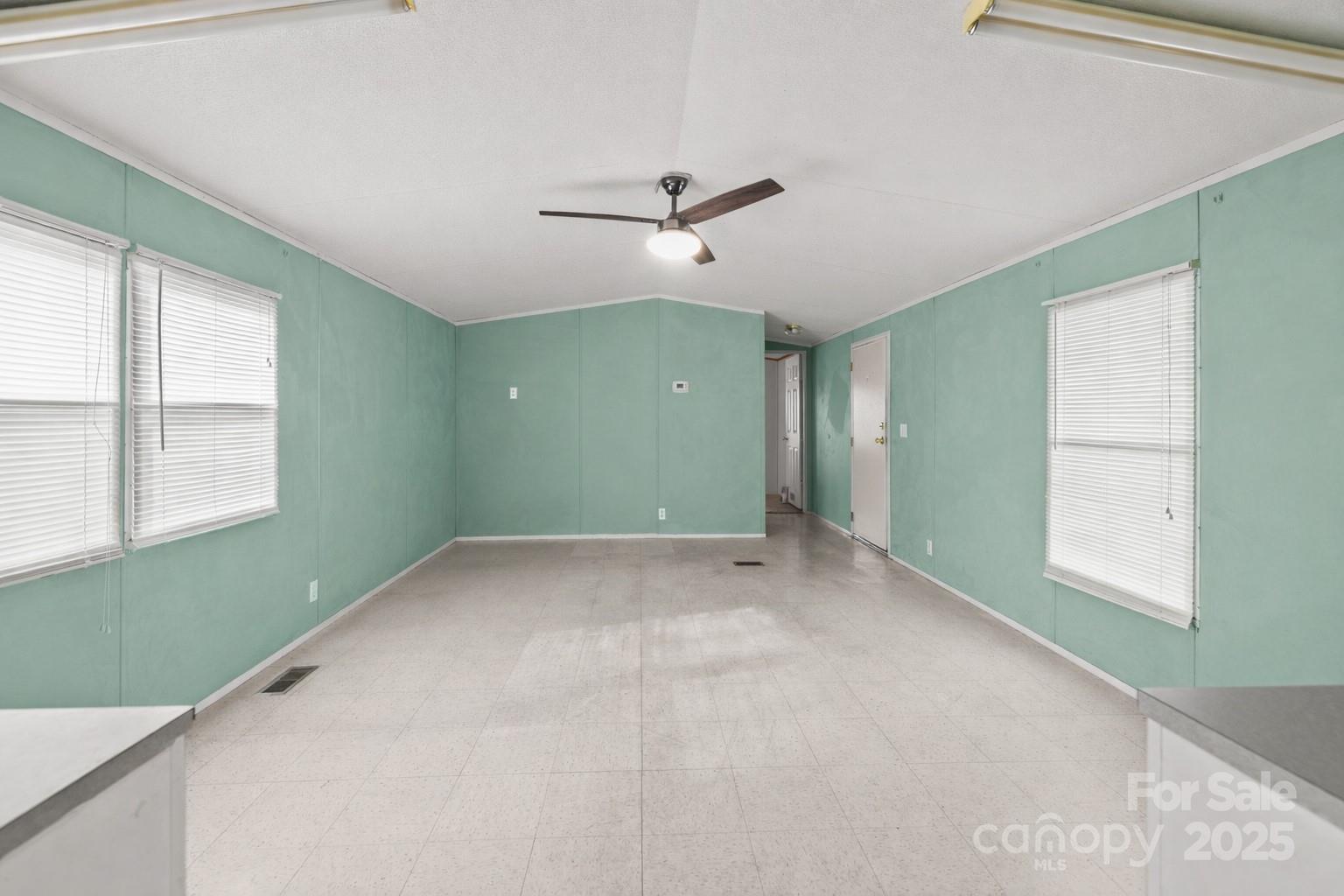 2909 New Town Road Property Photo 6