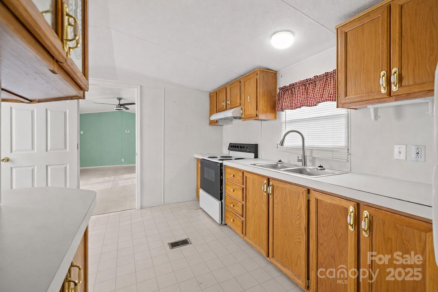 2909 New Town Road Property Photo 10