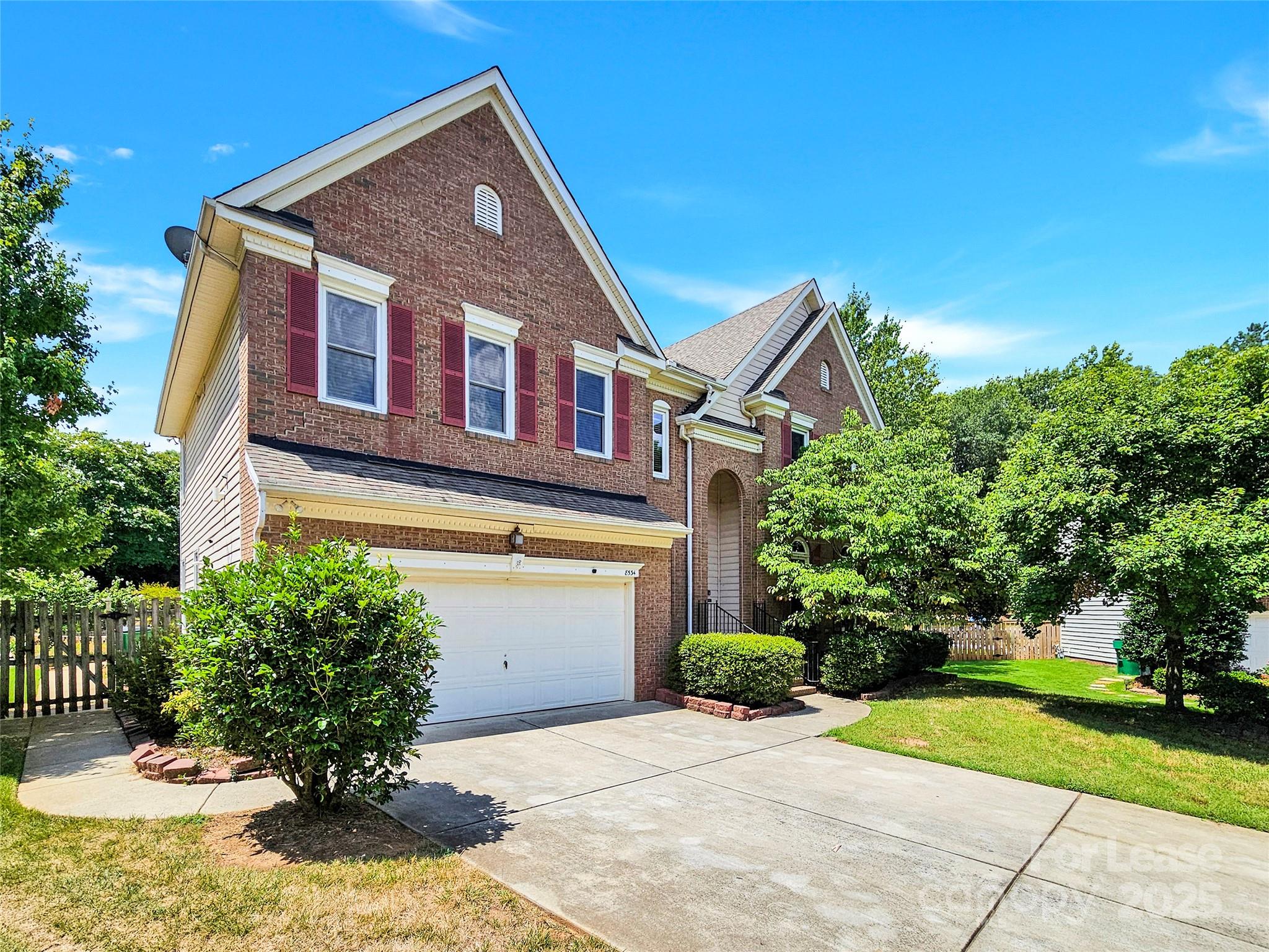 8534 Headford Road Property Photo 1