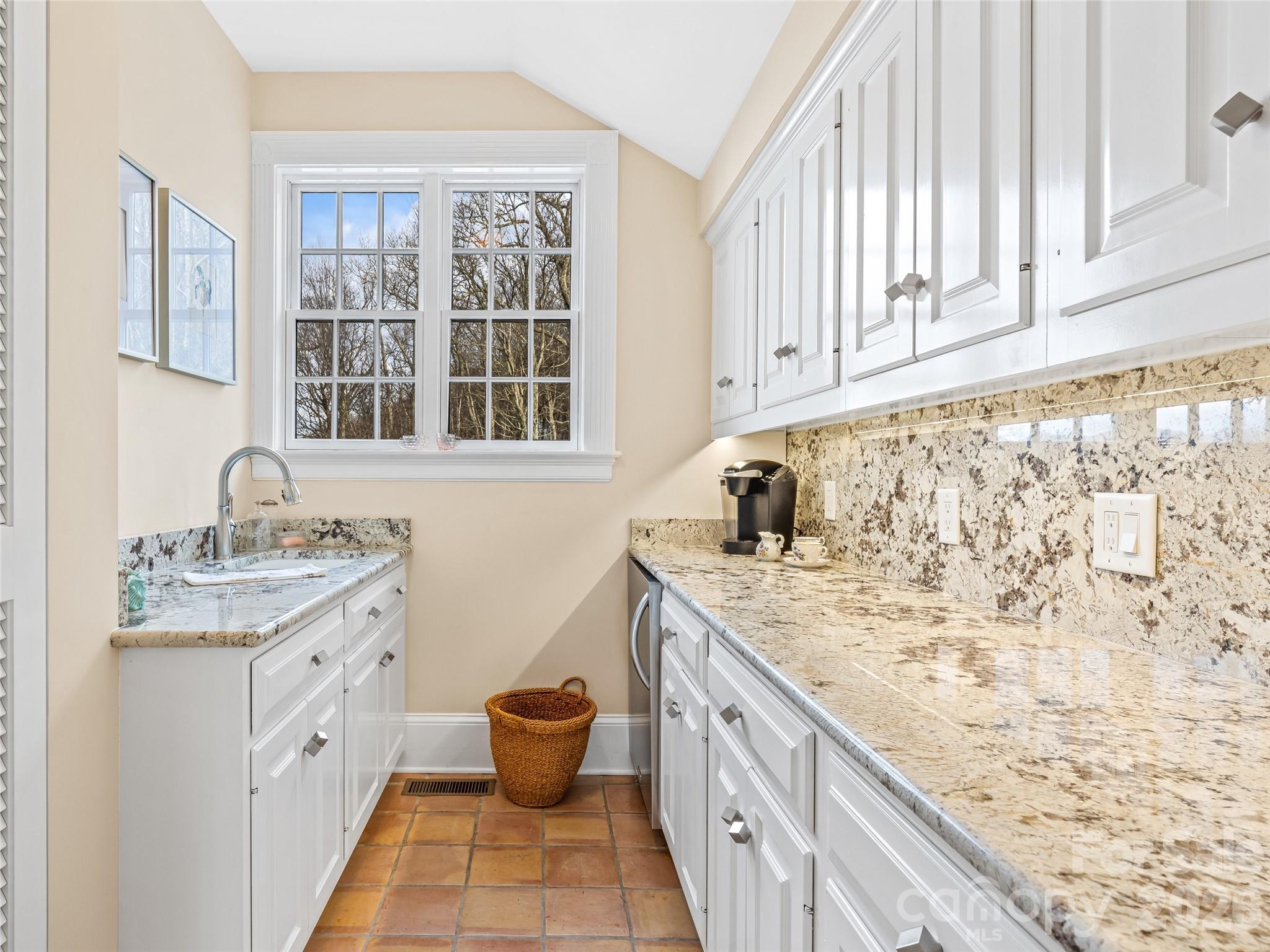 35 Peach Knob Drive Property Photo 31