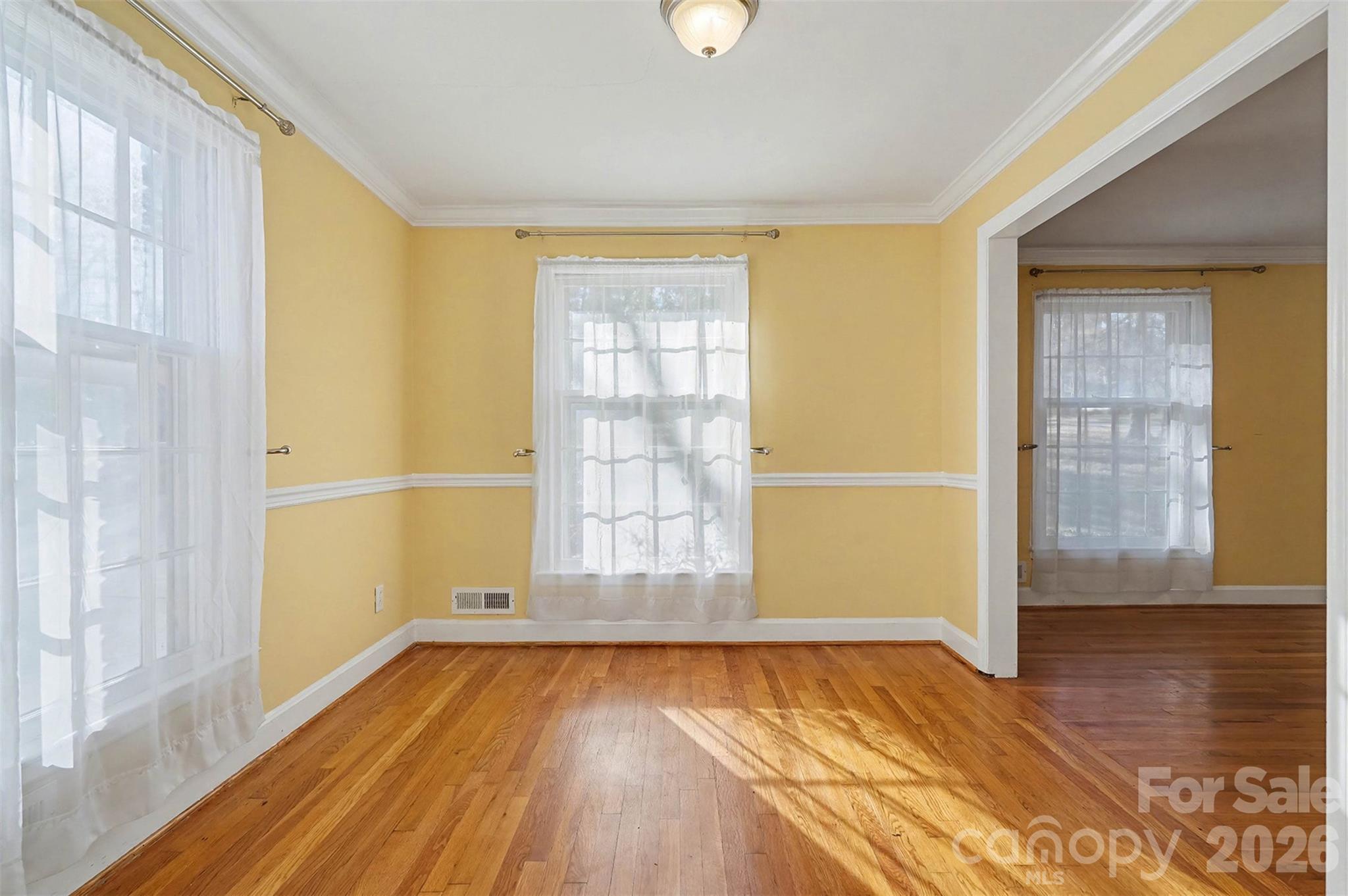 1215 Robinhood Circle Property Photo 6
