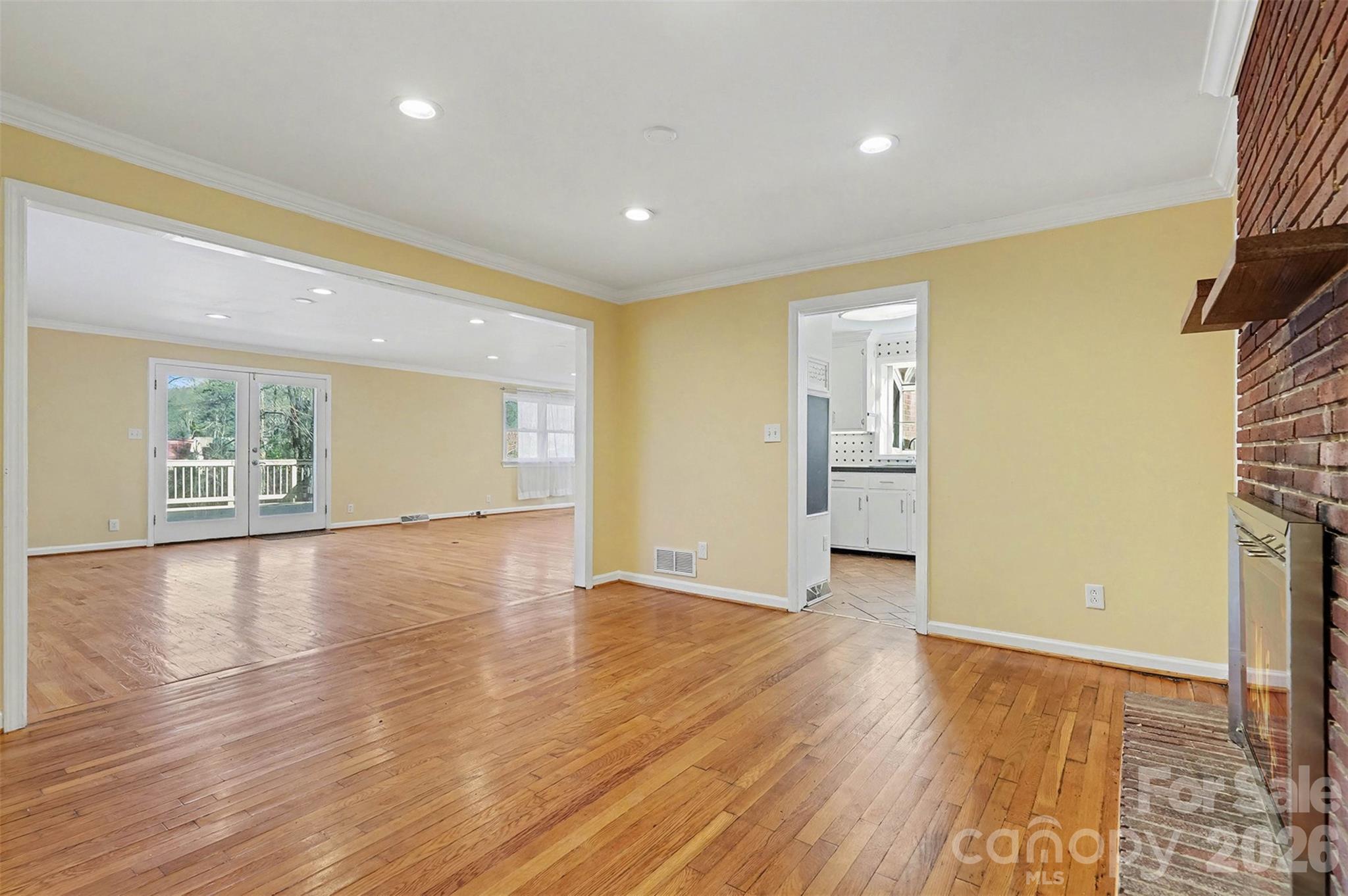 1215 Robinhood Circle Property Photo 12