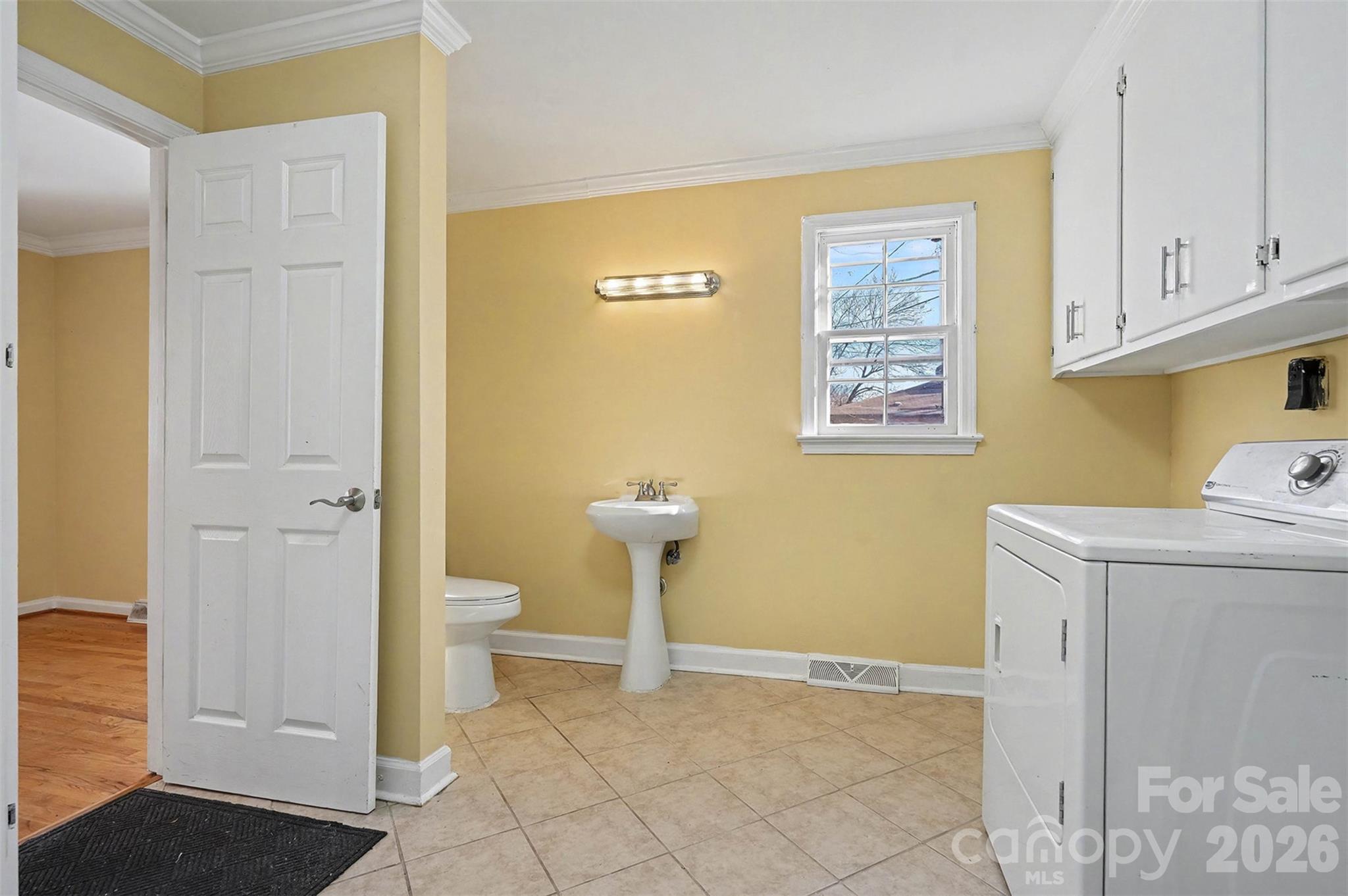 1215 Robinhood Circle Property Photo 15
