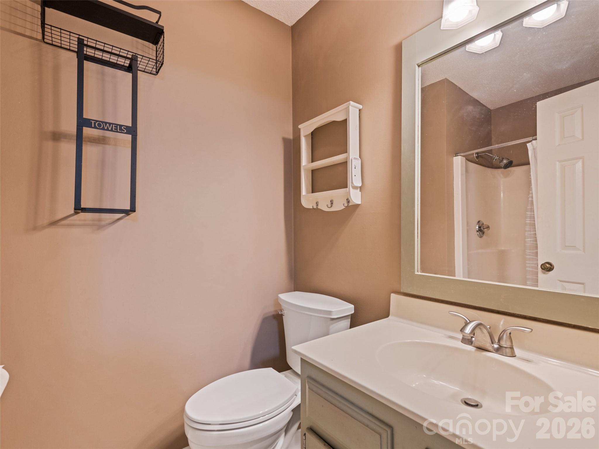 1392 Mount Chalet Road Property Photo 28