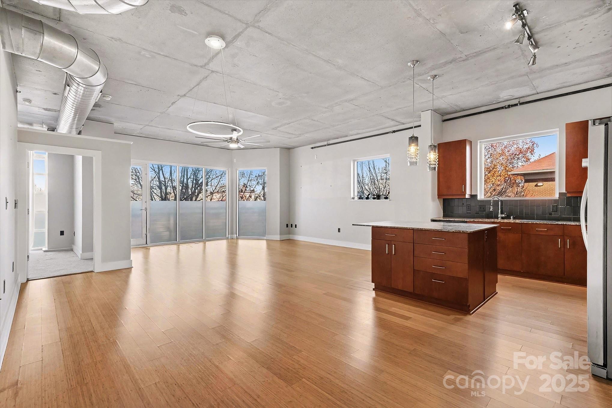 505 E Sixth Street 304 Property Photo 13