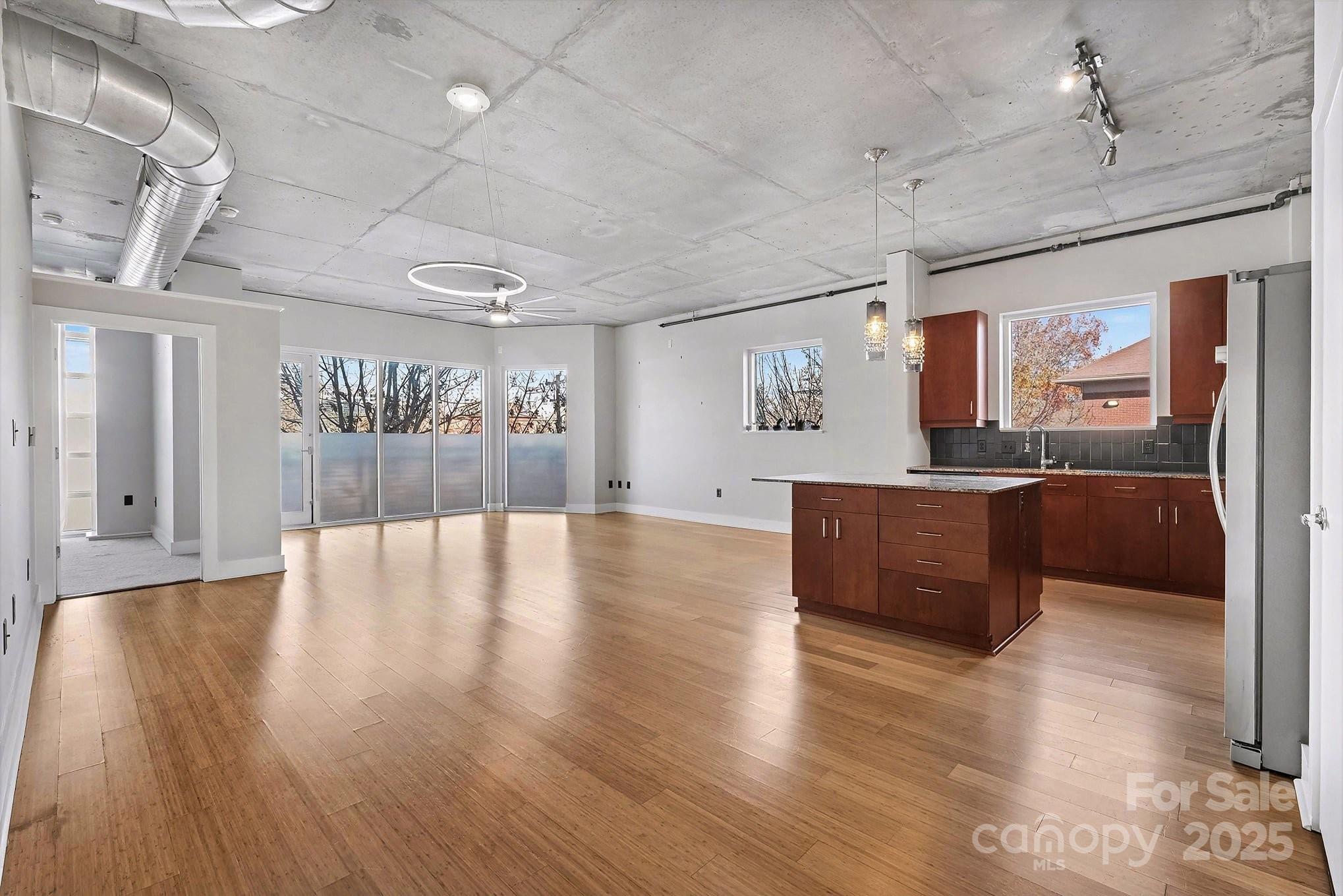 505 E Sixth Street 304 Property Photo 14